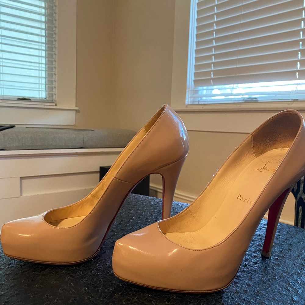 Christian Louboutin Rolando Platform Pump - Picture 3 of 9